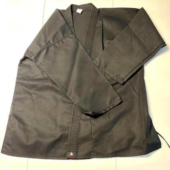 Martial arts jacket - Picture 1 of 7